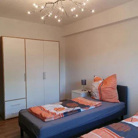 アパート Schone Souterrainwohnung In Neuss-grimlinghausen ノイス