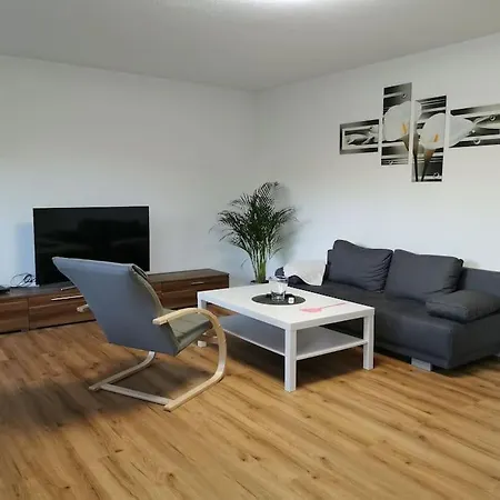 アパート Schone Souterrainwohnung In Neuss-grimlinghausen ノイス